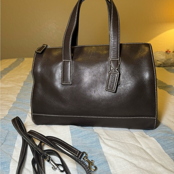 Coach Handbags - COACH Classic leather doctor bag!